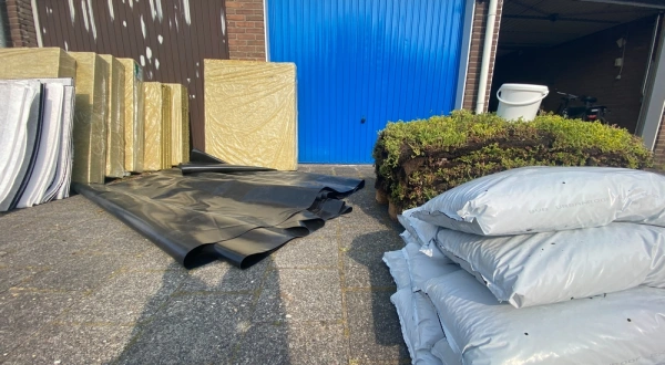 foto van alle materialen voor een sedumdak