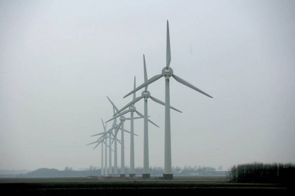 Afbeelding als illustratie bij artikel Zonne-energie versus windenergie